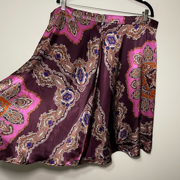 Annalee+Hope Women’s purple Paisley style flowy Skirt in size 2X - Picture 2 of 8